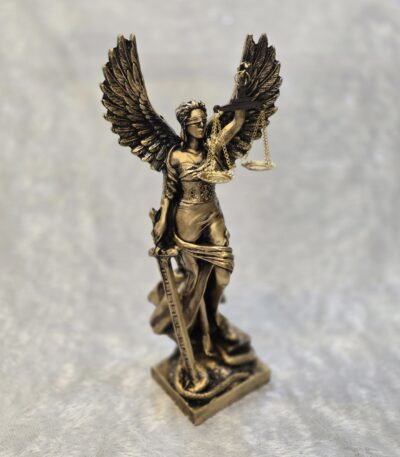 فرشته عدالت (دال-ئی | DOLL-E)