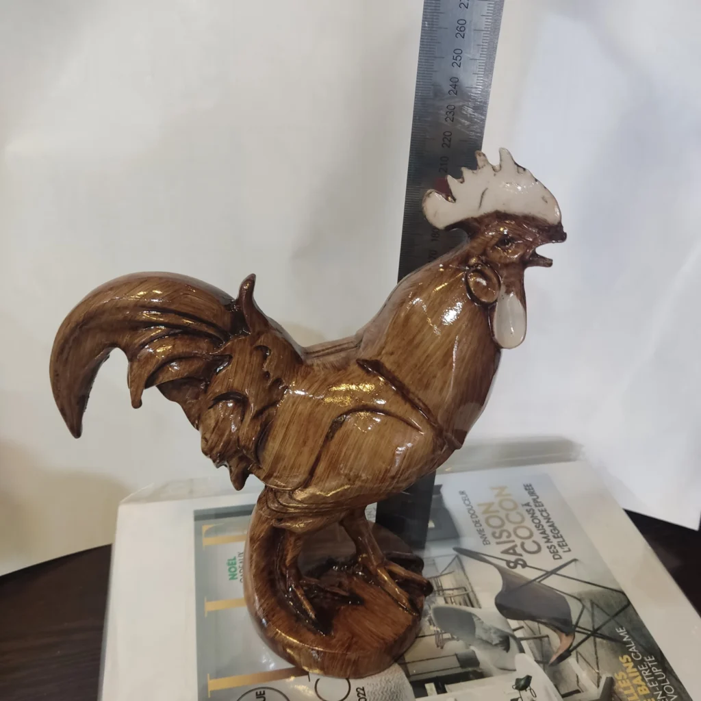 مجسمه خروس پلی استری رنگ چوب